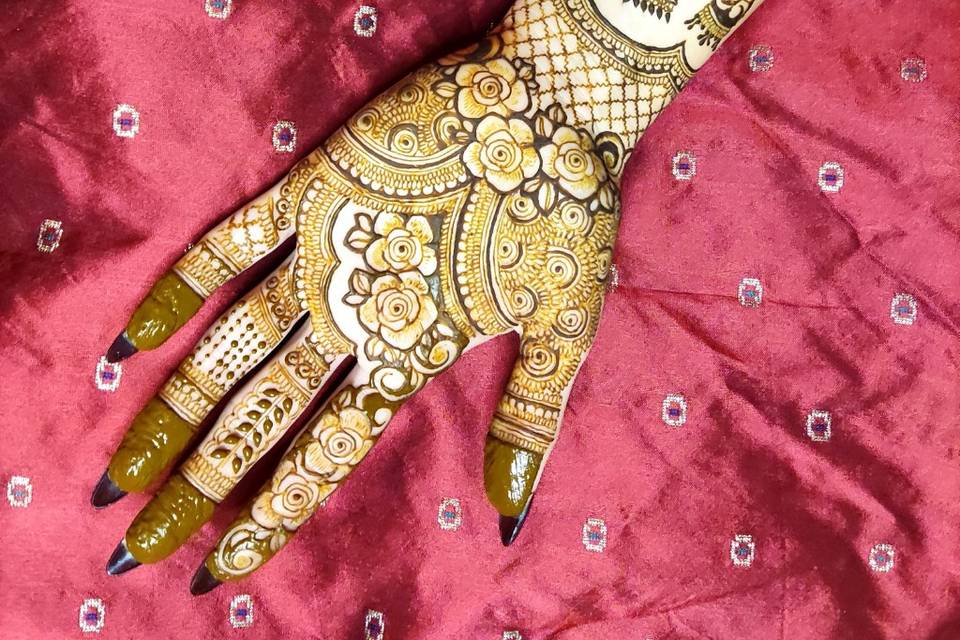 Modern mehndi with jhumka