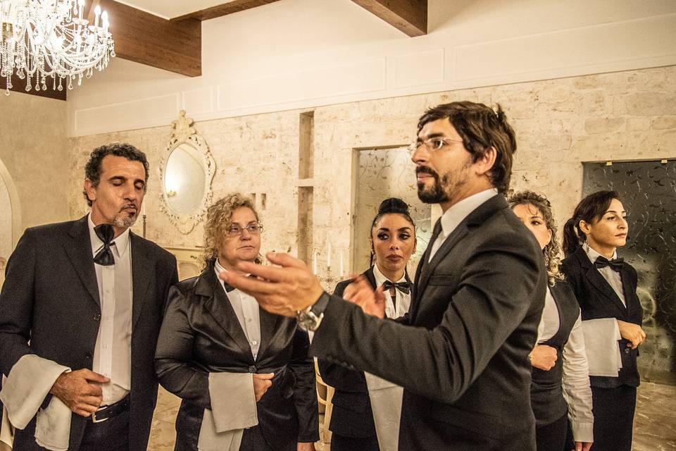 Camerieri Finti-wedding-Puglia