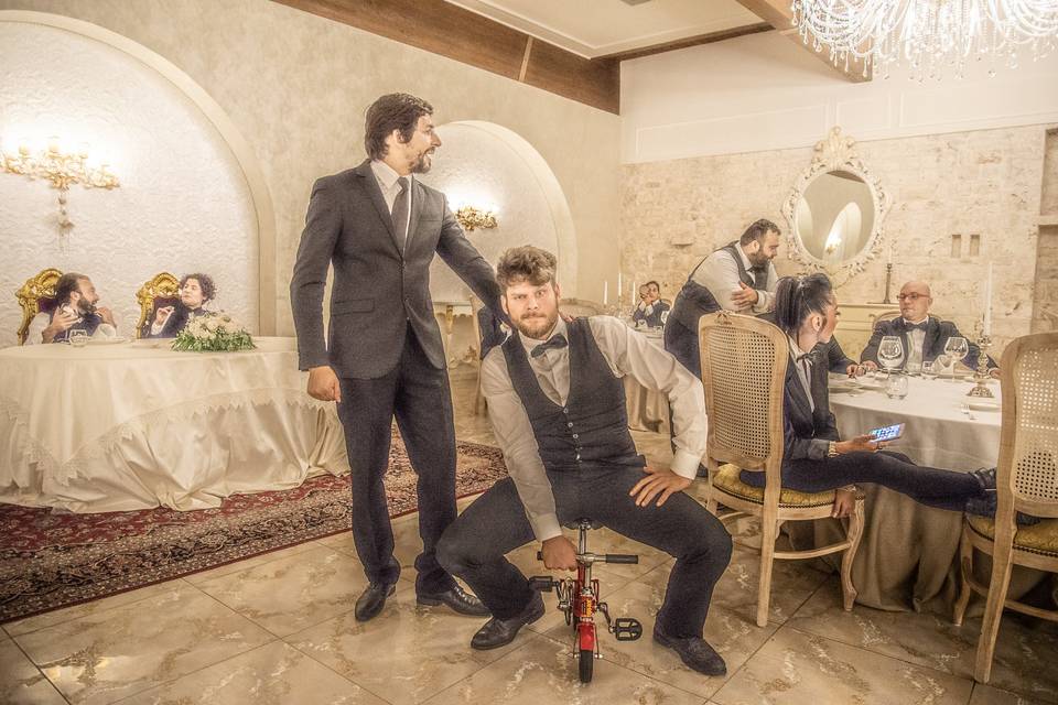 Camerieri finti-wedding