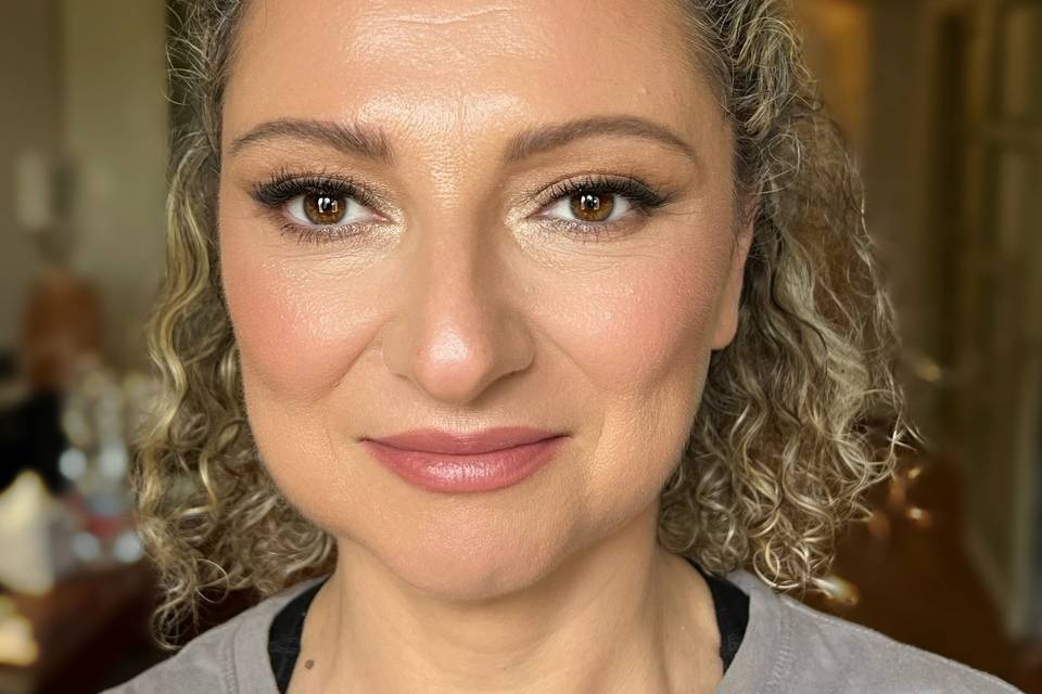 Trucco nude luminoso