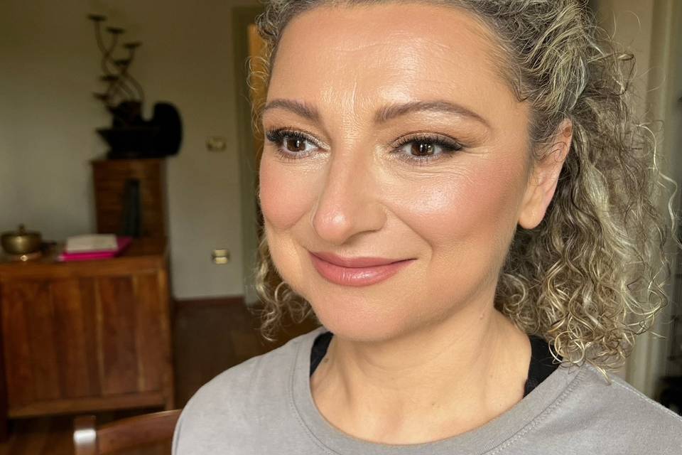 Trucco nude luminoso