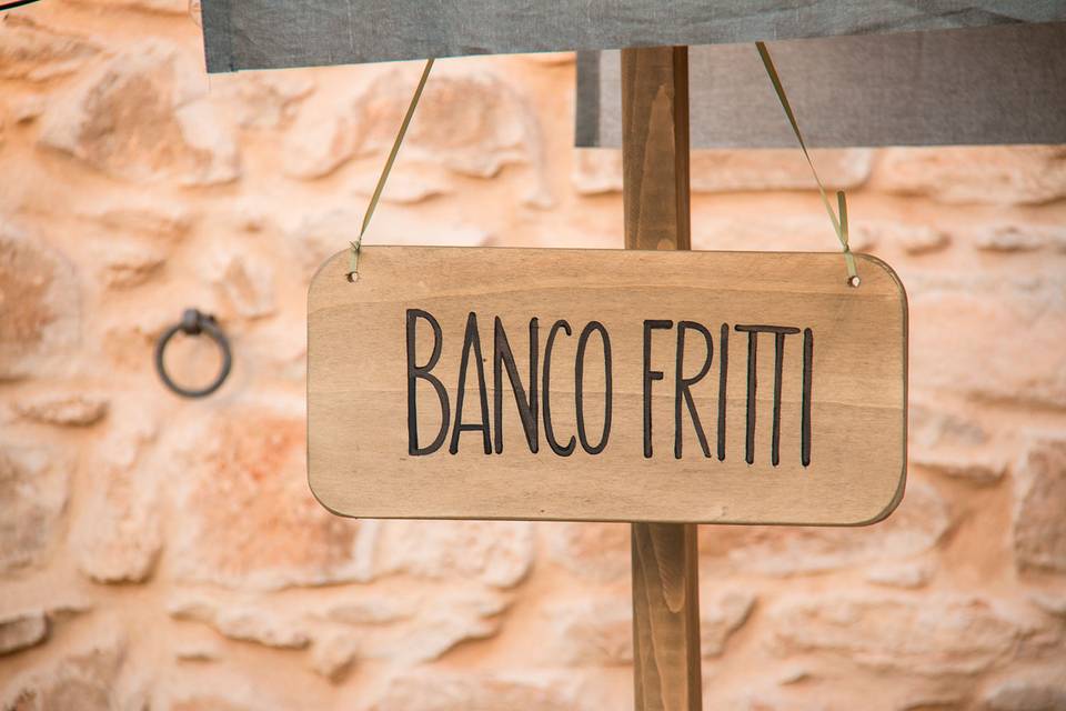 Segnaletica scritta a amano