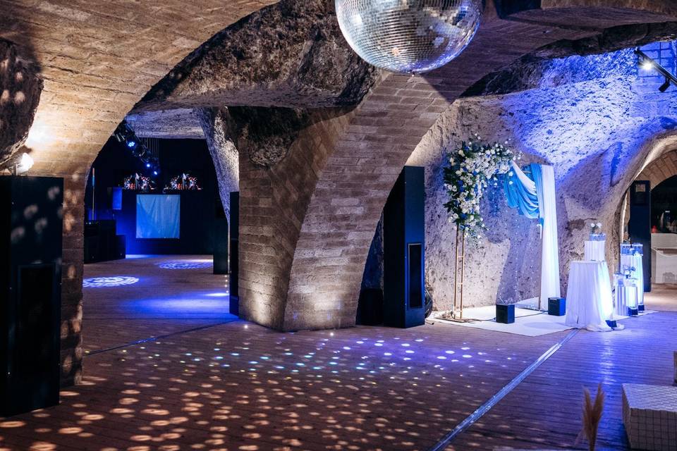 La grotta e sala interna