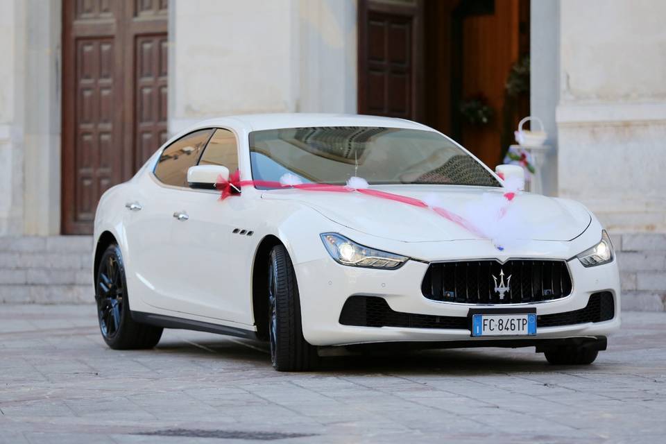 Maserati Ghibli bianca