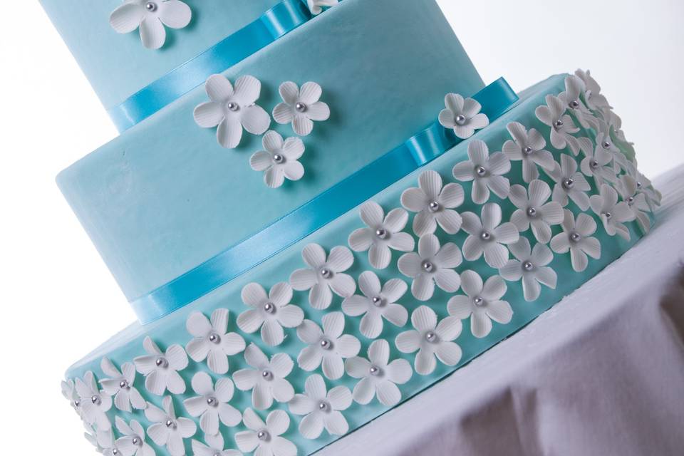 Tiffany chic cake