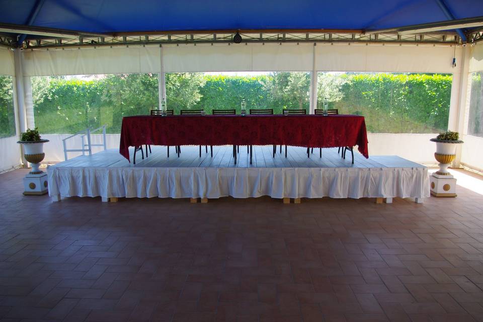 Palco per eventi disponibile