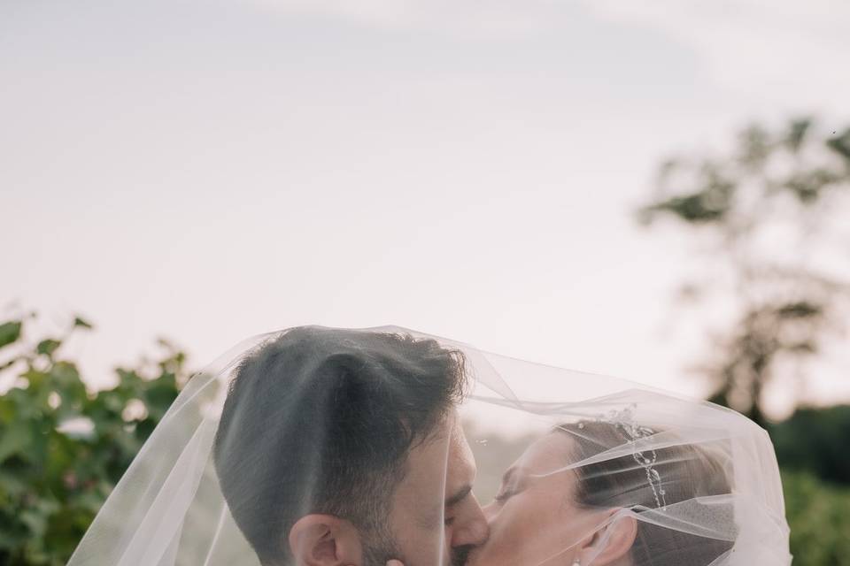Bacio e velo