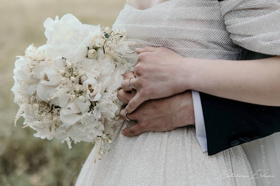 Bride, bouquet fiori bianchi