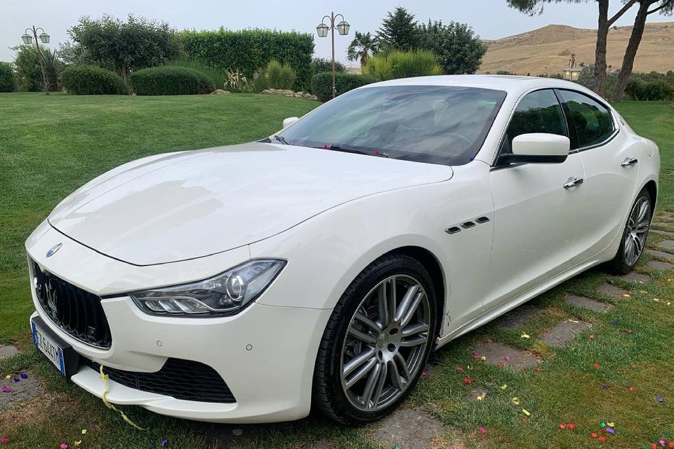 Maserati ghibli bianco