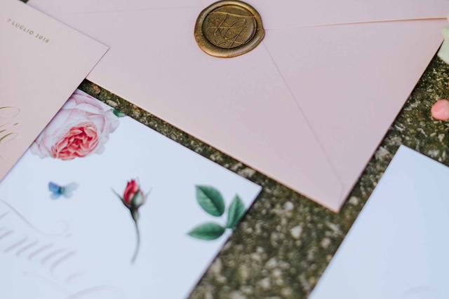 Stationery, oro e cipria