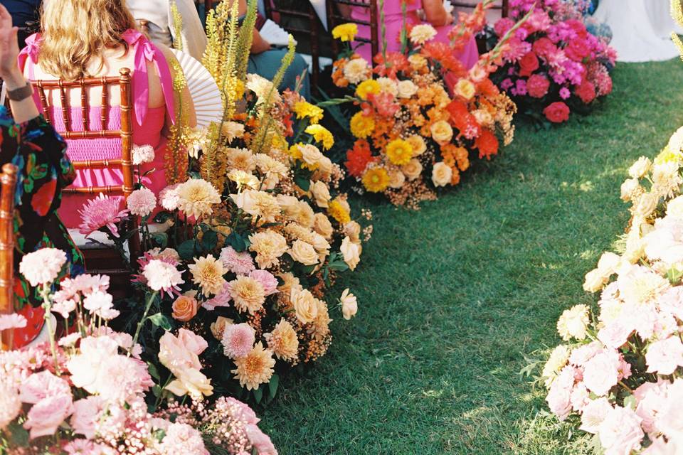 Colourful Ceremony in Tuscany