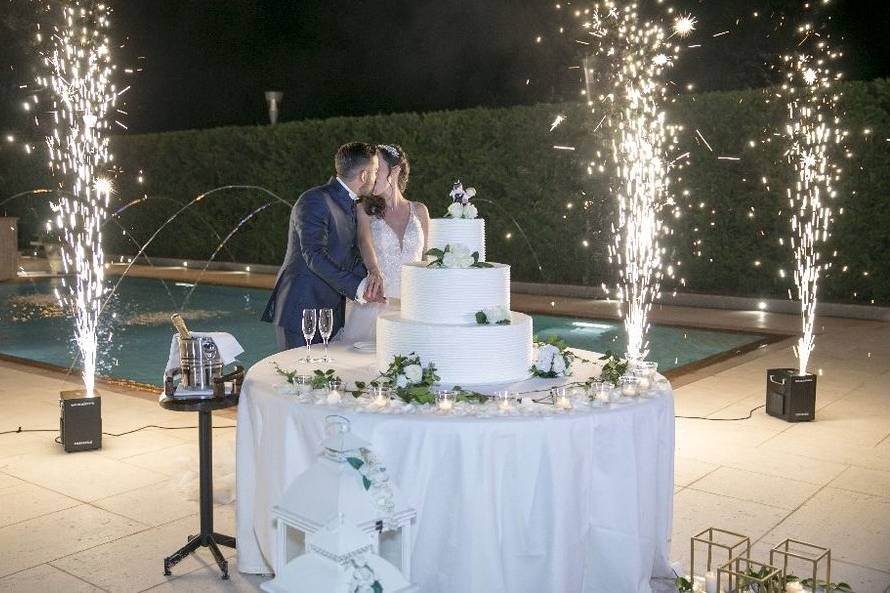 Torta con fontane luminose