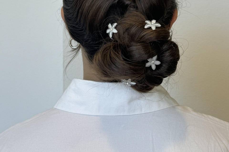 Chignon con fiori