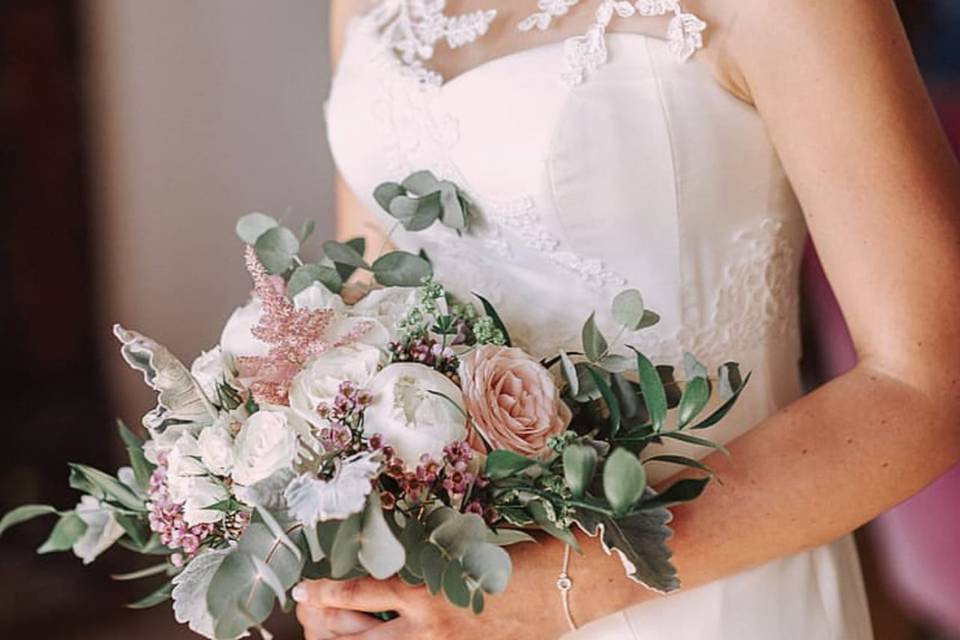 Magical Moment - Wedding Flowers