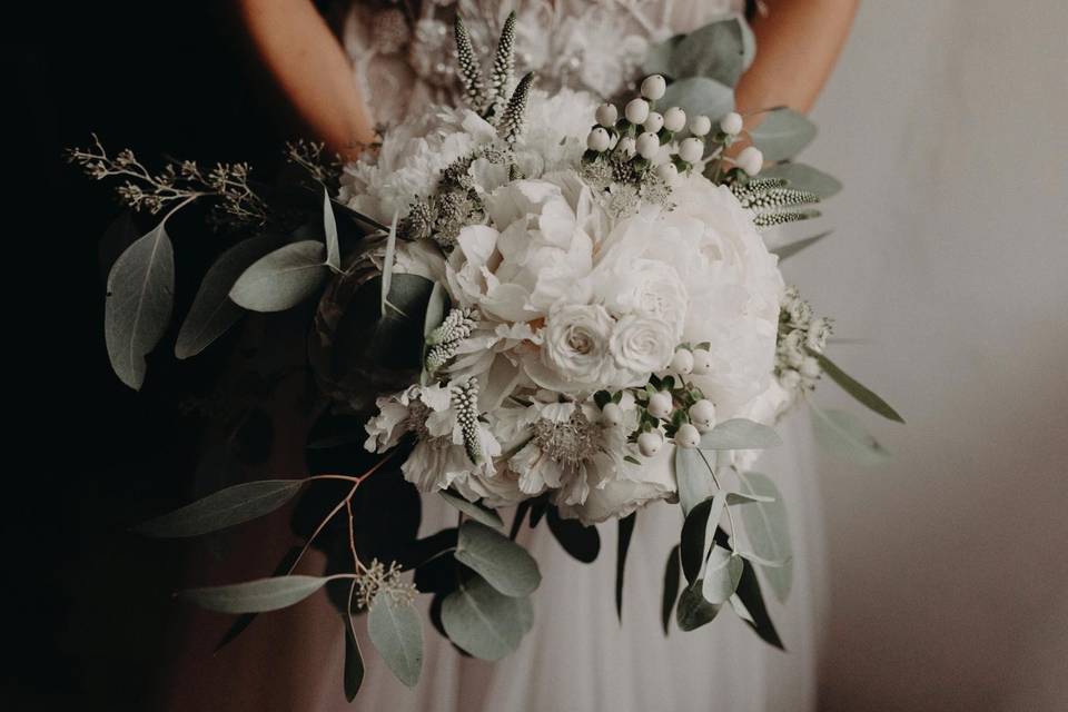 Magical Moment - Wedding Flowers