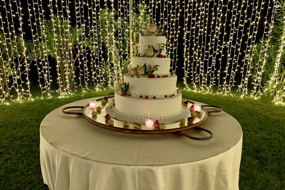 Wedding cake miniled