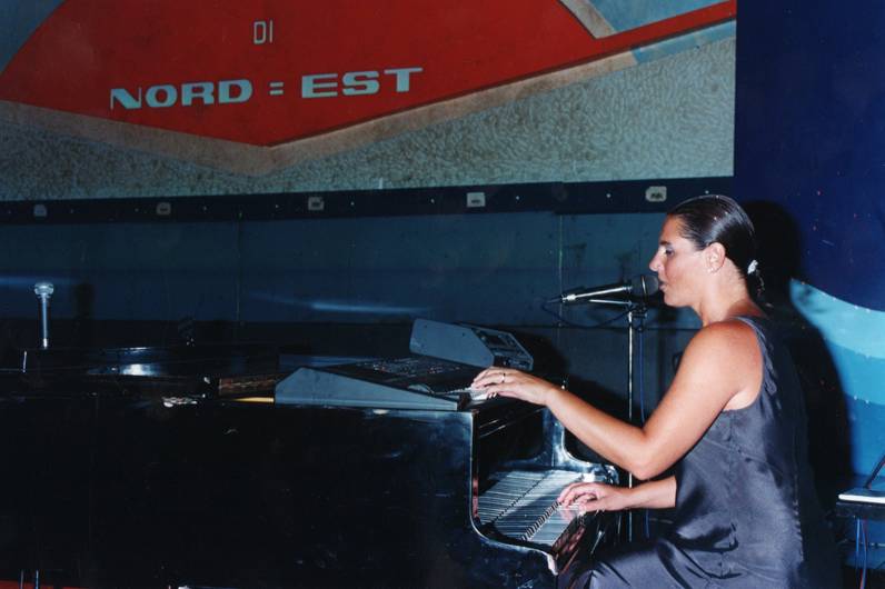 Stefania Cuneo - voce e pianoforte