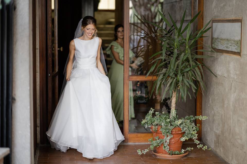 Sposa esce di casa