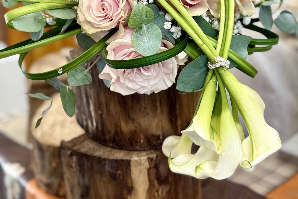 Bouquet sposa rose e calle