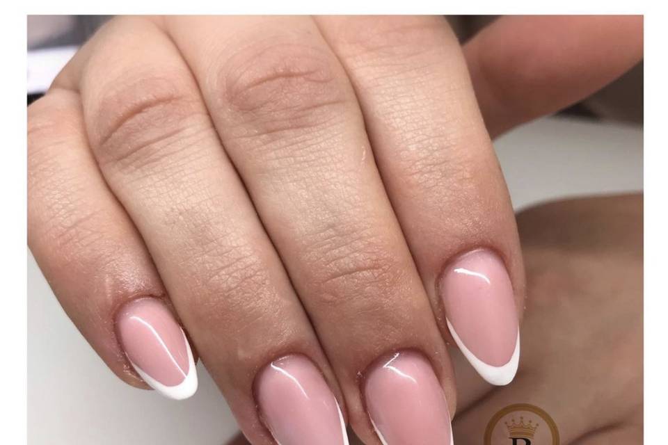 Point Nails