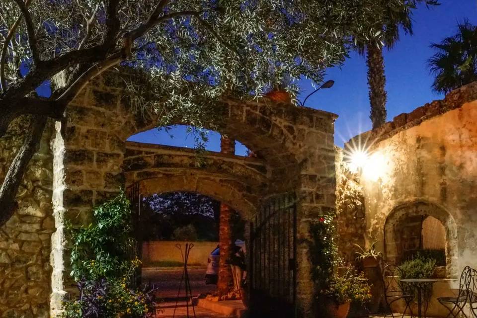 La corte esterna all'ora blu