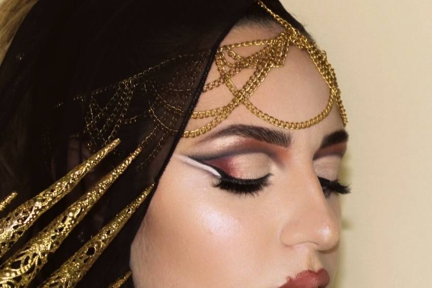 Arabian make-up