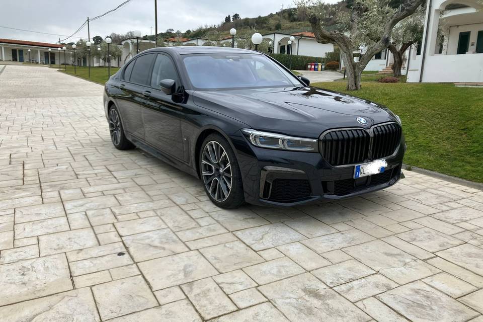 BMW 740