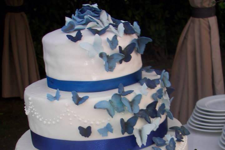 Blu wedding cake