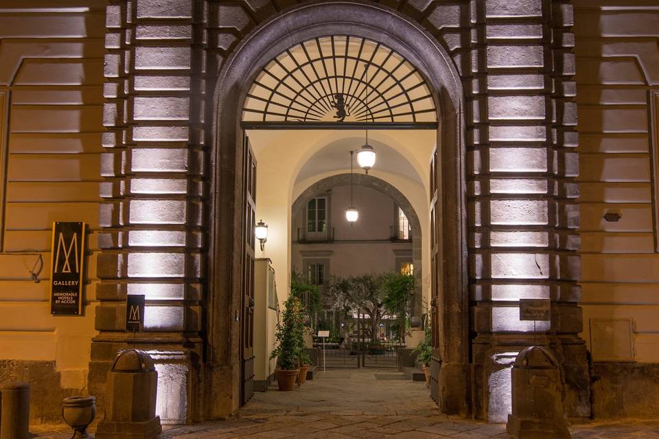 Ingresso sera- Palazzo Caracciolo Napoli