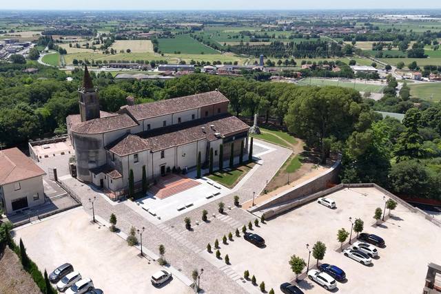 Chiesa dal drone
