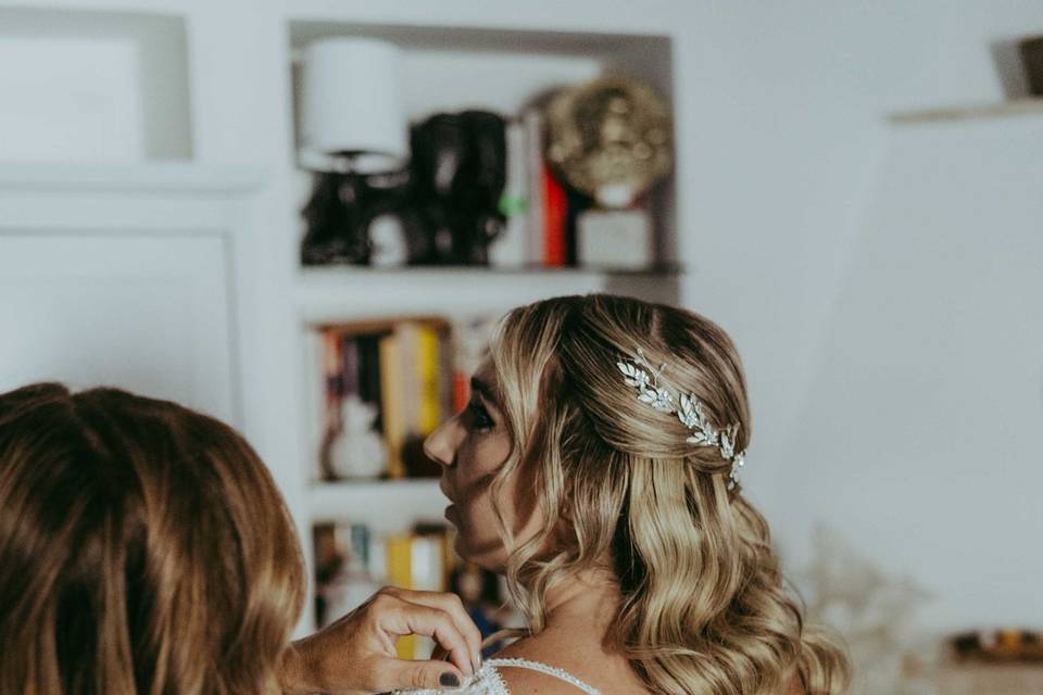 Vestizione della sposa.