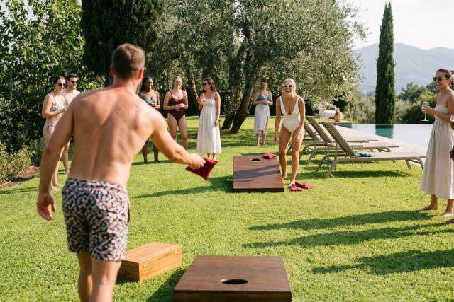 Cornhole pool pary