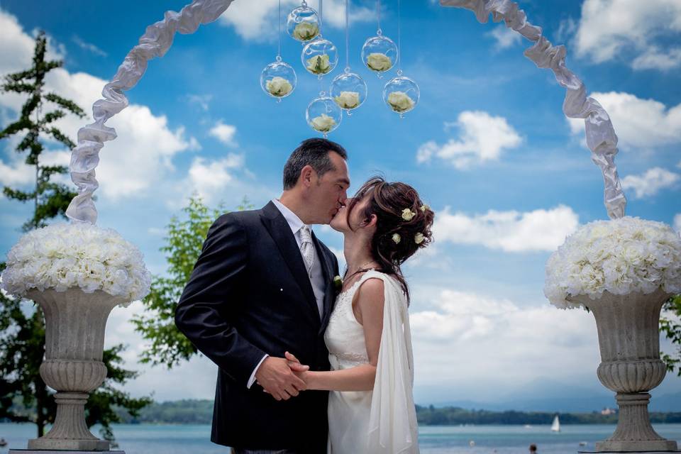 Matrimonio sul lago due fotogr