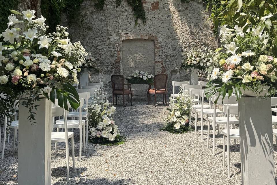 Cerimonia simbolica in villa