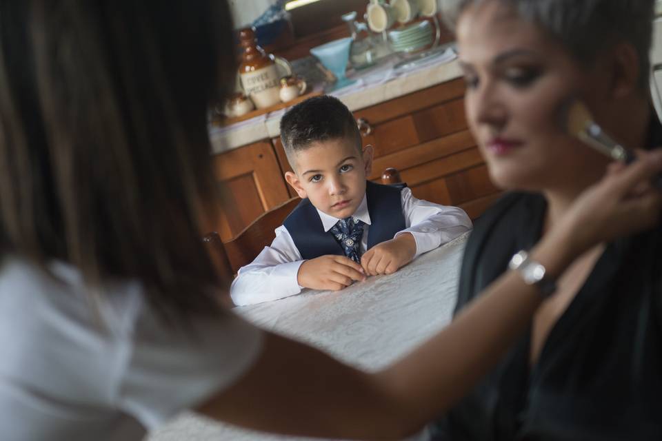 Trucco sposa con spettatore