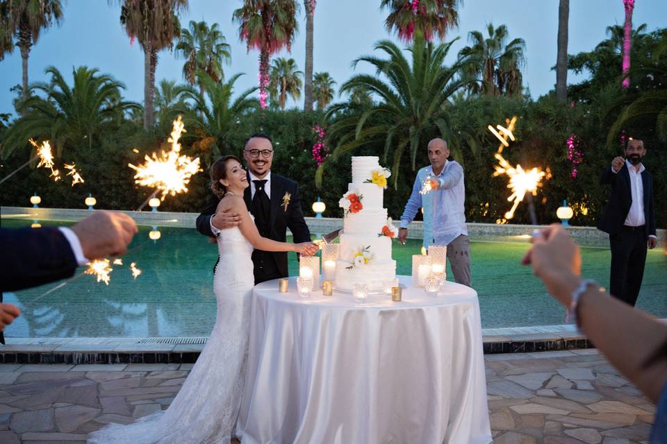 Torta con stelle filanti