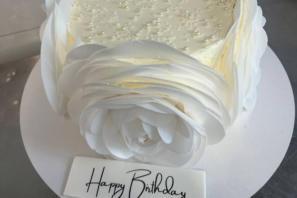 Wafer paper cake