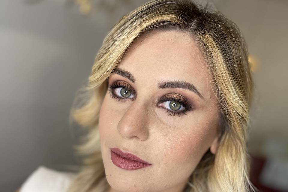 Halo smokey eyes