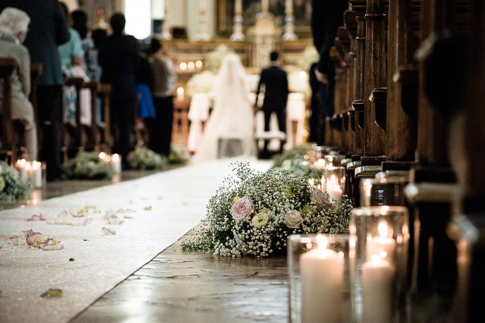 Petali, candele e rose