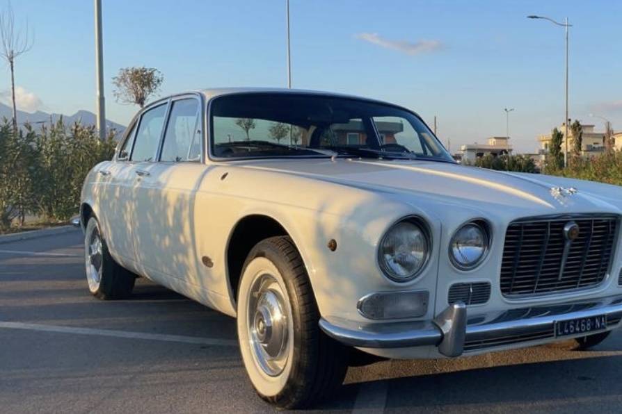 Jaguar xj6