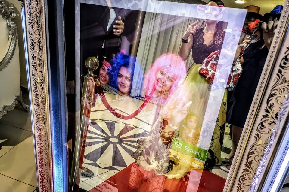 Selfie Events Magic Mirror Photobooth