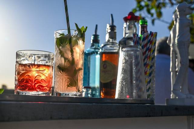 Cocktail bar