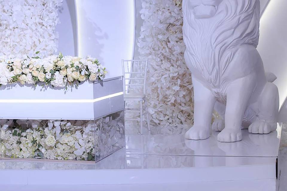 White dream wedding decor