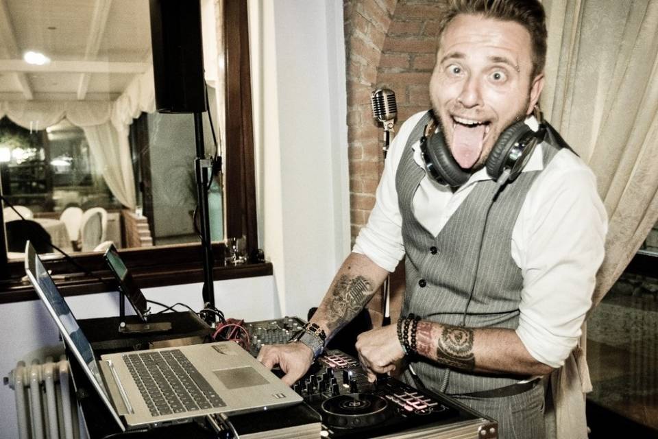 Dj