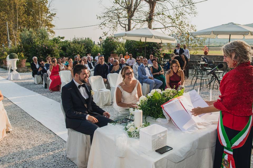 Alessandra Saviozzi Celebrante Riti di Unione in Matrimonio