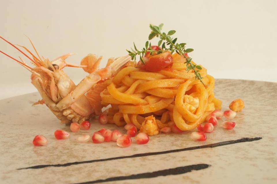 Scialatielli scampi e melogran