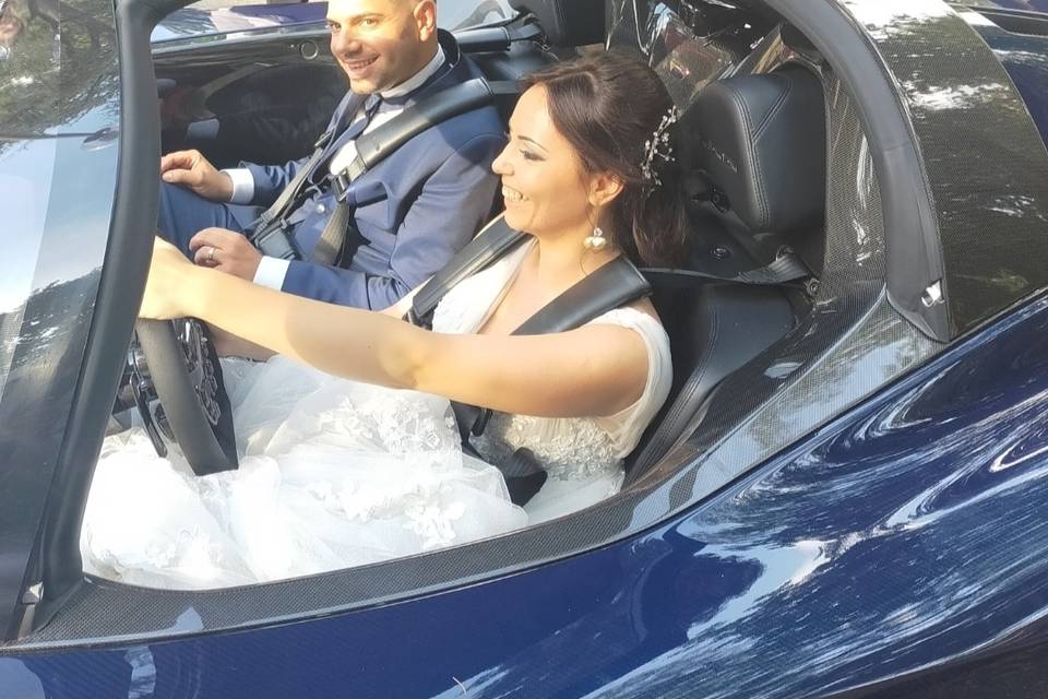 La sposa pronta alla guida!