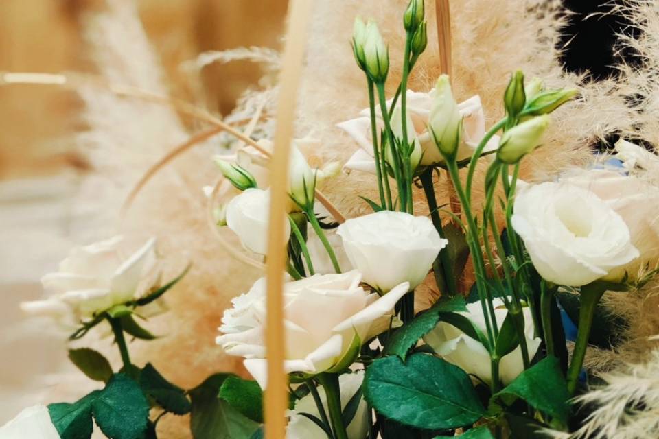 Pampas & lisianthus