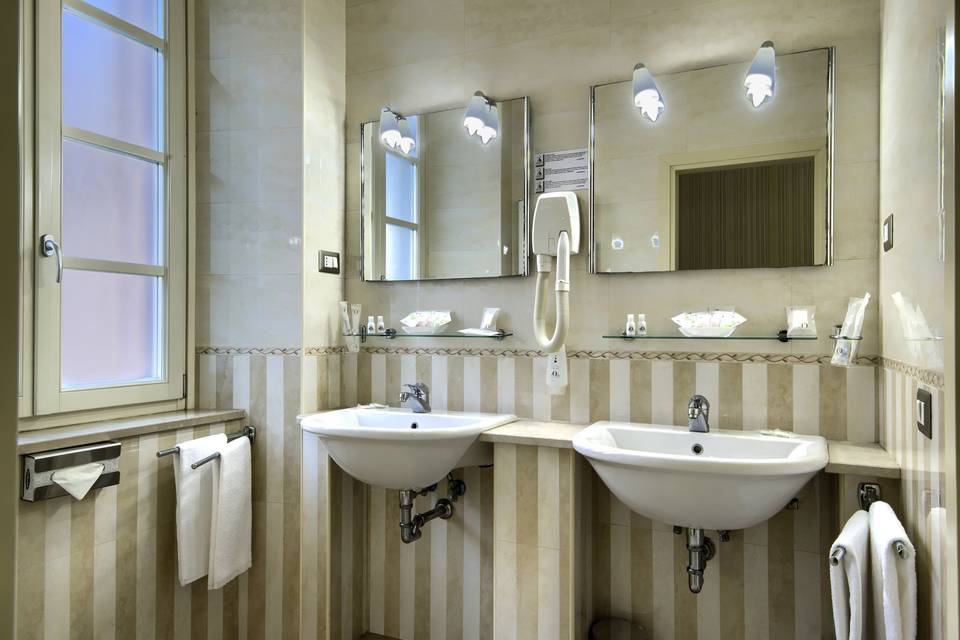 Bagno doppio lavandino