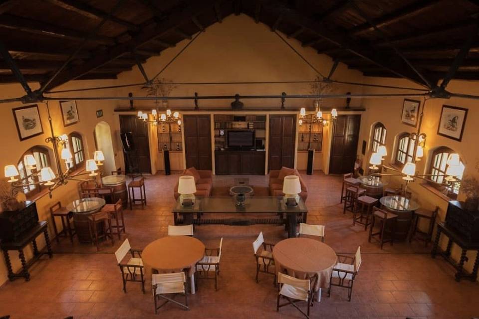 Salone interno, zona soppalco